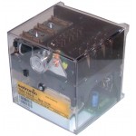 Boîte de contrôle, circuit imprimé et fusible